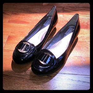 Blk patent leather➖Flat Wedge➖Gold Buckle➖Size 12